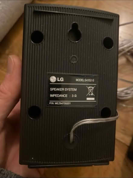 Photo of free Stereo/ Computer Speakers (Cheshunt En8) #2