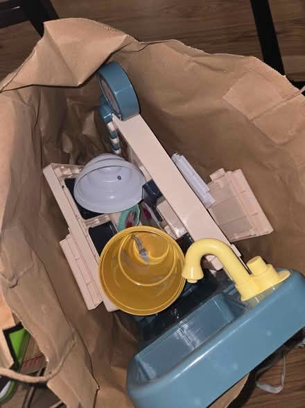 Photo of free Toy kitchen (Bowie) #1