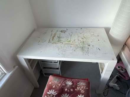 Photo of free White desk (Lower Clapton E5) #1