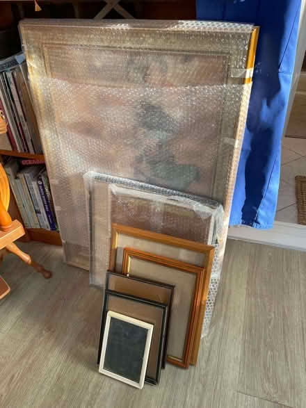 Photo of free A collection of picture frames (The Highlands TN39) #1