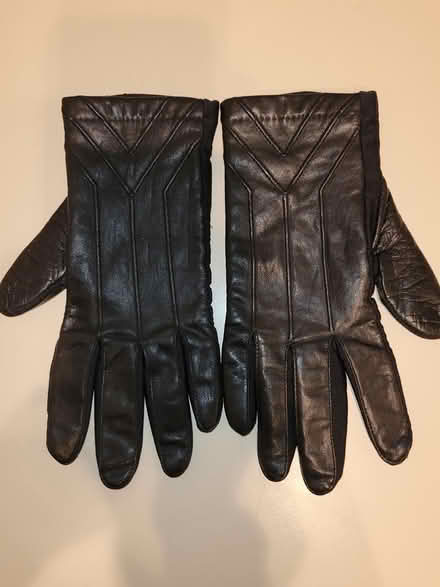 Photo of free Ladies Black Leather Gloves - L (Erin Mills) #1