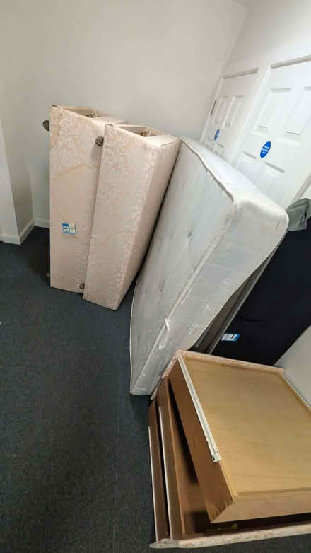 Photo of free Kingsize Bed (Sleapshyde AL4) #3