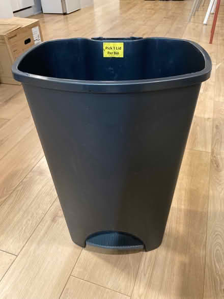 Photo of free Large (pedal) bin, dodgy lid (New England Quarter BN1) #1
