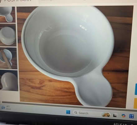 Photo of bowl with built in handle (Mississaga St. W., Orillia) #1