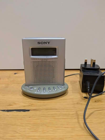 Photo of free Radio Alarm Clock (Woking GU22) #1