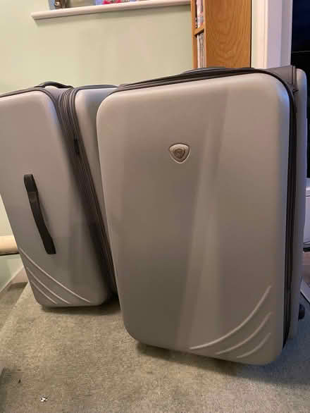 Photo of free Hard case suitcases (Sunny Hill DE23) #2
