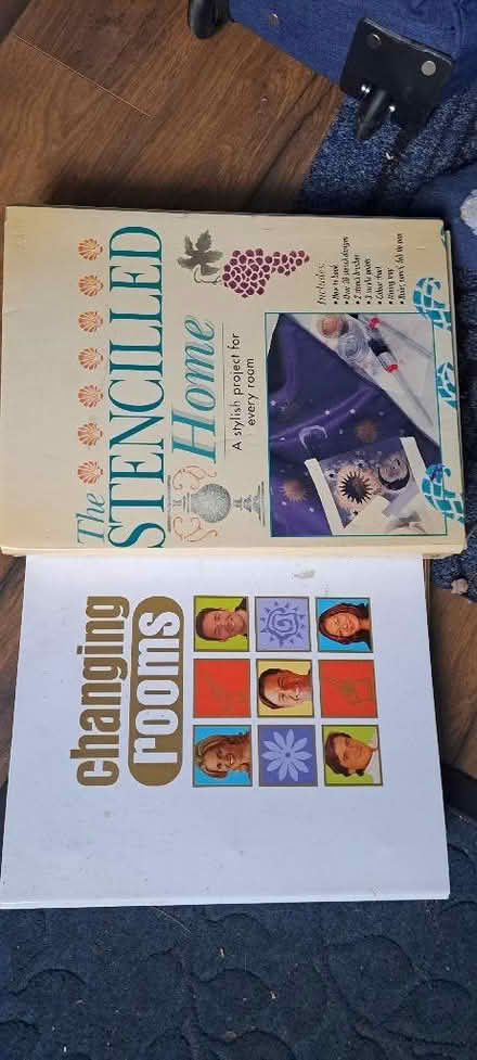 Photo of free 2 binders. Home decoration (Churchgate EN8) #1