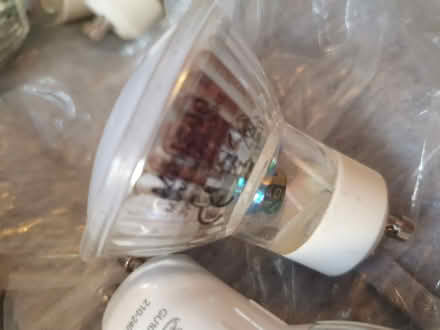 Photo of free LED GU10 Bulbs daylight (RG23 Winklebury) #2