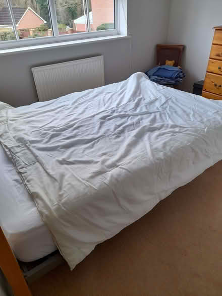 Photo of free 4.5 tog double duvet (Priestwood RG42) #1