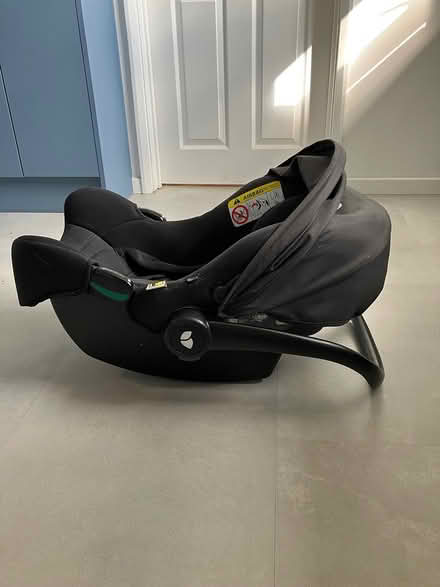 Photo of free Baby car seat suitable from birth (Cambridge UK) #3