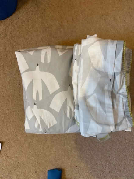 Photo of free King size duvet cover and 2 pillow cases (Southdown AL5) #1