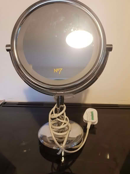 Photo of free Magnifying mirror (Kendal LA9) #2
