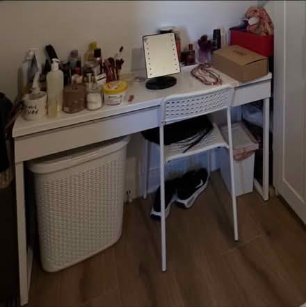 Photo of free White Dressing table (St Albans (AL4)) #1