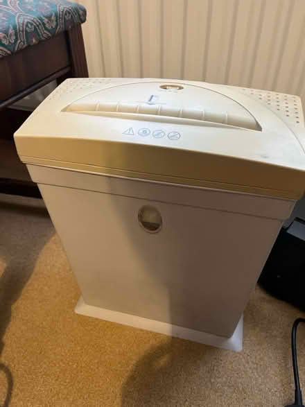 Photo of free Paper shredder (N22 near Durnsford Road) #1