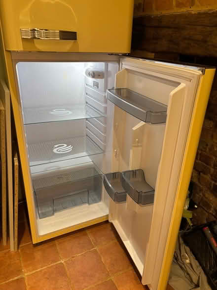 Photo of free Swan Fridge Freezer (Westerham) #1