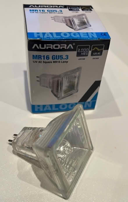 Photo of free MR16 Square halogen lamps 50 w x 11 (Beaconfield HP9) #2