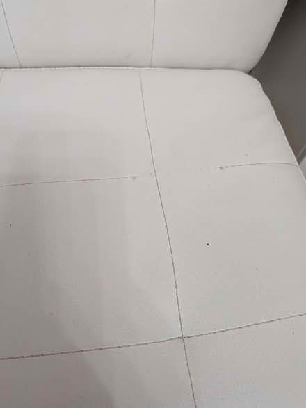 Photo of free Office chair with white faux leather and chrome, and wheels (Emmer Green RG4) #4