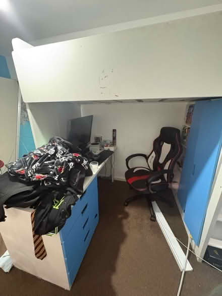 Photo of free Single bed with desk (E6 eastham) #2