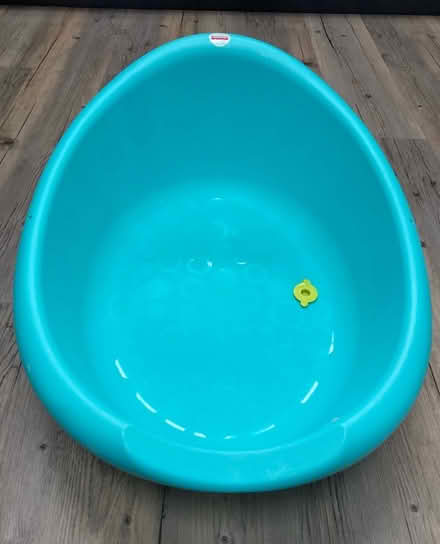 Photo of free Baby bath and newborn insert (Bishopbriggs G64) #3