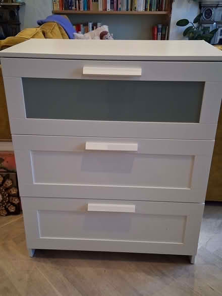 Photo of free White chest of drawers (Lion Gate TW9) #1