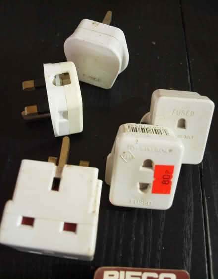 Photo of free electrical oddments (Oakwood LS8) #3