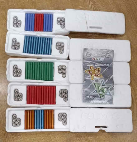Photo of free GeoMag magnetic building toy (Berrow WR13) #1