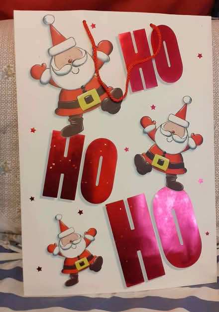 Photo of free Bag and wrapping paper (Beulah Hill CR7) #2