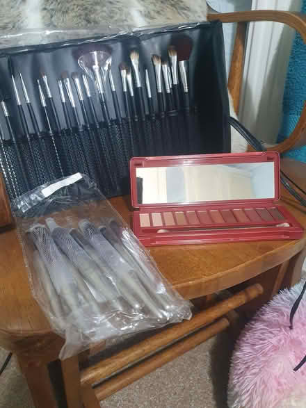 Photo of free Make up brush sets (x2) (Elstow MK42) #1