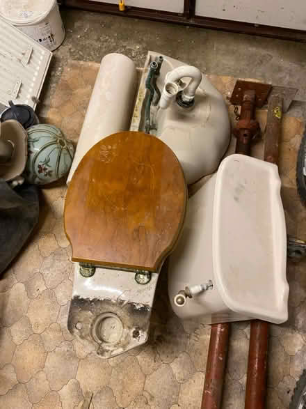 Photo of free Bathroom Suite (Street) #2