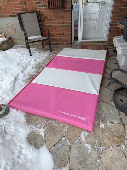 Photo of free folding exercise pad, 4 x 8’ (near Tartan/ Jockvale) #1