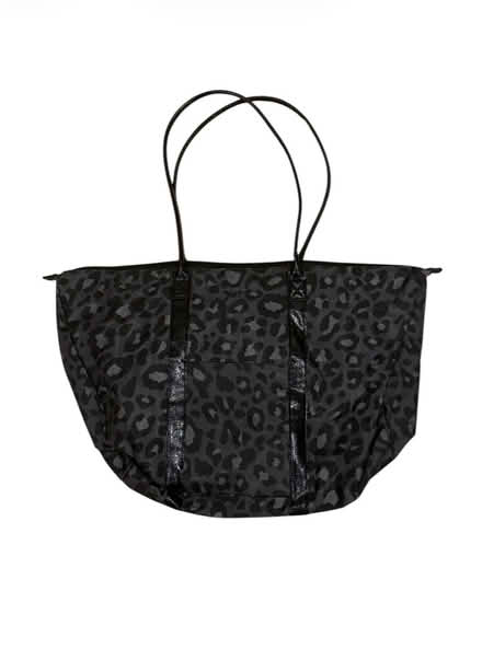 Photo of free Bath & Bodywork’s Tote (Brooklyn Storage) #1