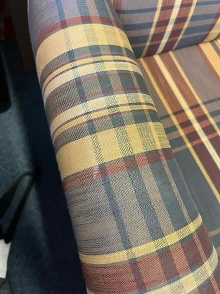 Photo of free 2 seater sofa and single arm chair (Broadwater Down TN2) #4