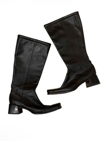Photo of free Enzo Angiolini Woman’s Boots (Brooklyn Storage) #1