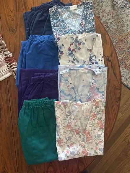 Photo of free 4 cute scrubs sets (Rogers Park) #1