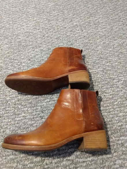 Photo of free KorkEase Size 9 Boots (Devonshire area in Skokie, IL) #3