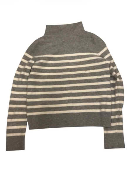 Photo of free Vince Woman’s Top (Brooklyn Storage) #1