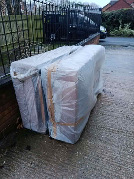 Photo of free King Size Divan Bed Bases with Drawers (Eve Hill DY1) #3