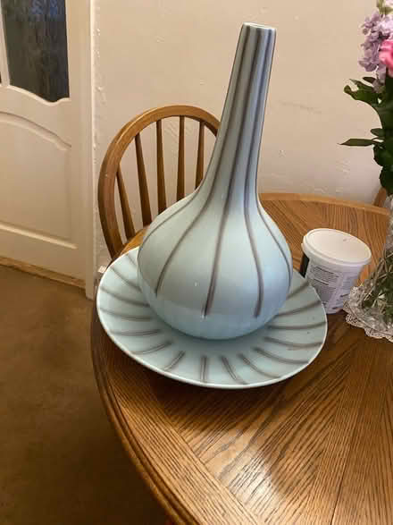 Photo of free Pottery vase with ‘saucer’ (Belper DE56) #1