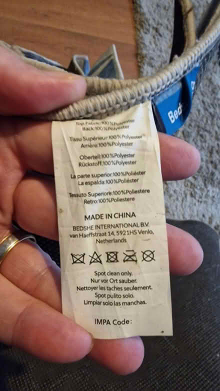 Photo of free Large rug (Ss0 westcliff) #2