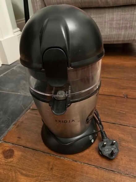 Photo of free Citrus juicer, electric (Lower Weston) #1