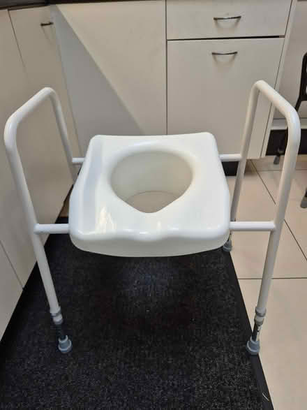 Photo of free Commode chair & raised toilet chair (Clonskeagh, Dublin 14.) #2