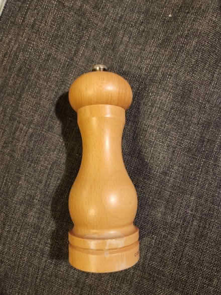 Photo of free Salt mill / grinder (Crowmarsh (OX10)) #4