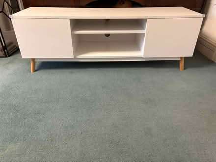 Photo of free White Tv cabinet (CM17) #1