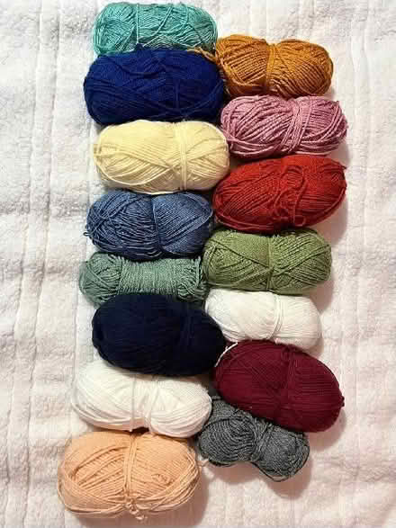 Photo of Mixed Colour Yarns For Knitting (CT9) #1
