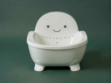 Photo of free Sit up baby bath seat (Brize Norton OX18) #1