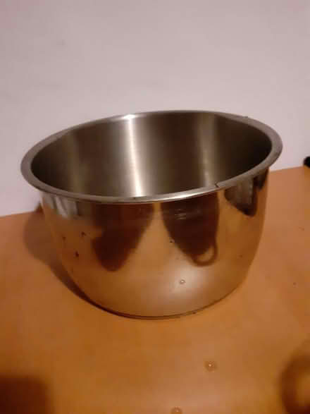 Photo of free 8.5 inch pot (Marston, Oxford OX3) #1