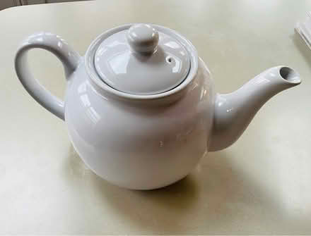 Photo of free White teapot - perfect condition (Esher, KT10) #1