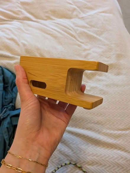 Photo of free iPhone & watch charging station (Forest Hill) #2