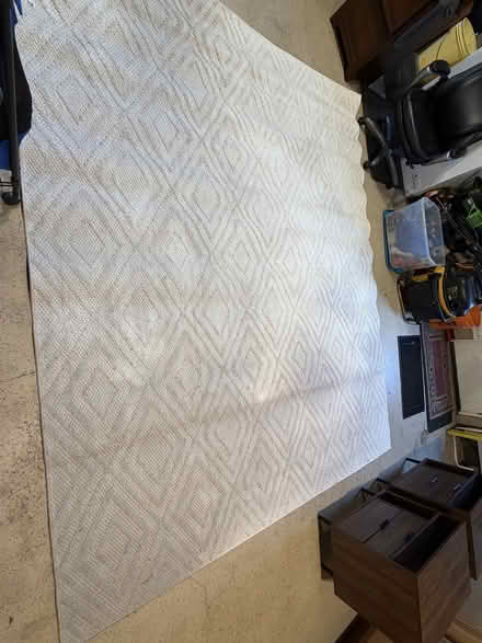 Photo of free Large rug - needs cleaning (East side of San Rafael) #1