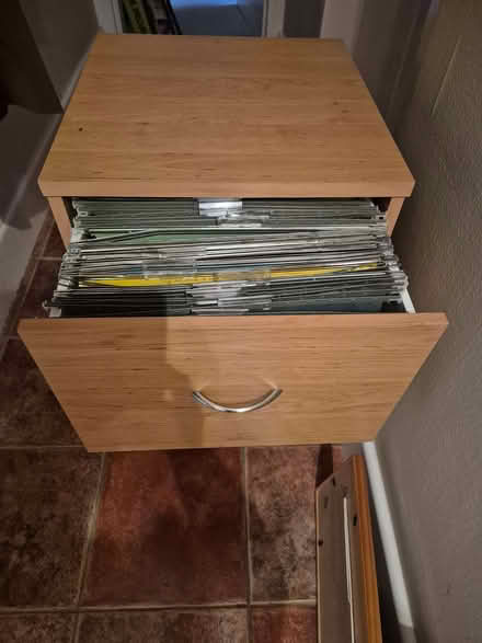 Photo of free 2 drawer wood filing cabinet pedestal (Holme PE7) #3